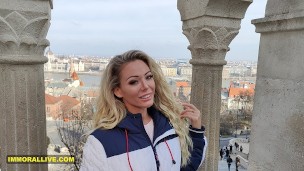 Turist olarak başka ülkeye giden rus iş kadını erotik sikiş videosu