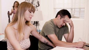 Üvey kız sikme konulu ilginç porno