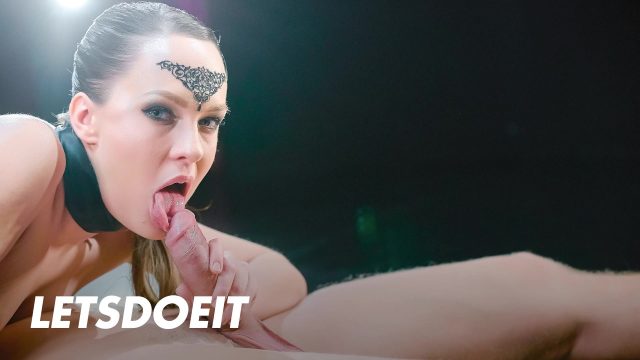 Ateşli fantezi sikiş prensesi esmer izle
