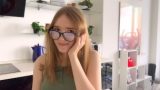 Gözlüklü sarışın dilber sikişme videoları